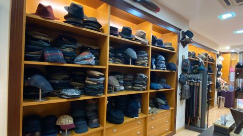 Medio millar de sombreros conforman la oferta de caballero de Albiñana