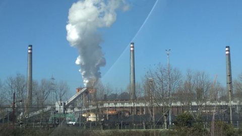 Imagen de la fbrica de ArcelorMittal en el polgono de Tabaza, Asturias.