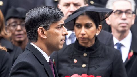 Rishi Sunak y Suella Braverman en el Cenotafio de Londres, durante el Remembrance Day.