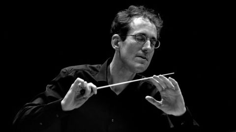 Pablo Gonzlez es un apasionado de su trabajo. Para l ser director de orquesta es lo mejor que le pudo haber pasado en la vida