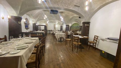 Zona destinada al restaurante del asador marinero La Costera, en Oviedo