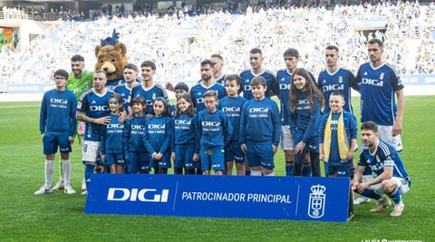 Once inicial del Real Oviedo ante el Burgos