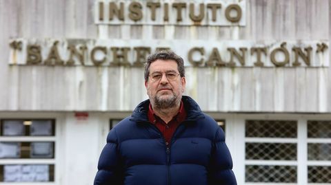 Santiago Garca es profesor en el instituto Snchez Cantn de Pontevedra tras muchos aos dando clases en Vilagarca.