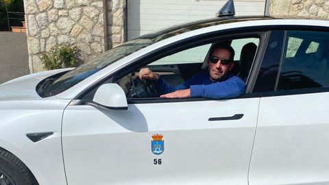 Jaime es taxista en Oviedo y lleva ms de dos aos haciendo sus carreras con un Tesla Model 3.
