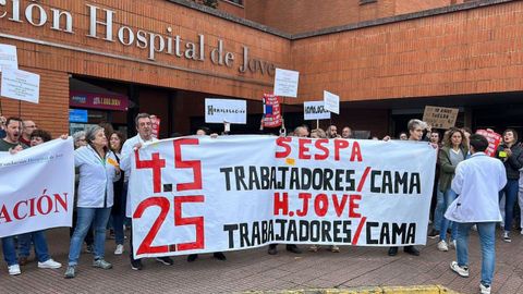 Protesta de los trabajadores del Hospital de Jove