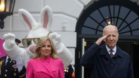 Biden y la primera dama, en la fiesta de Pascua este lunes en la Casa Blanca.