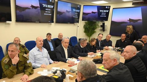 Reunin de emergencia del gabinete de guerra de Israel, celebrada anoche en Tel Aviv