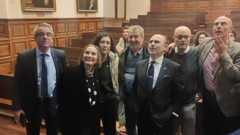 Villaverde sigue el recuento de las elecciones de la Universidad de Oviedo