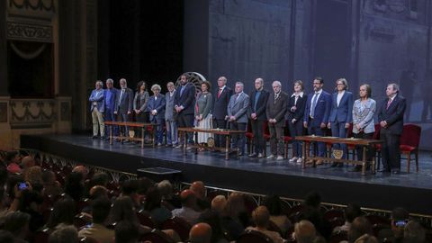 El Teatro Campoamor de Oviedo celebr este viernes el XLV Da de les Lletres Asturianes, al que asisti el presidente del Principado de Asturias, Adrin Barbn
