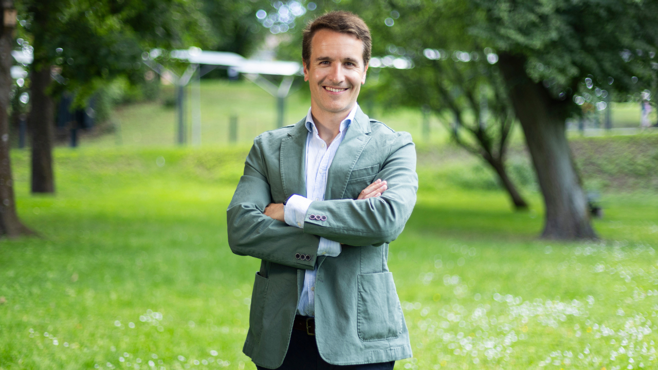 José Fernández-Vigo, oftalmólogo: «A partir de los 40, hay que hacerse una revisión anual de la vista»