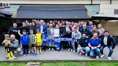 Foto de familia de la�Pe�a Oviedista Armando Barb�n - Tur�n