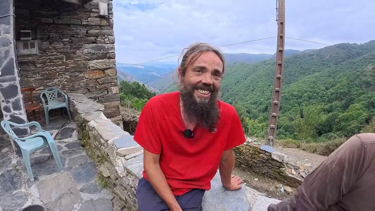 El valenciano que llegó a Asturias para no hacer la mili y acabó quedándose para siempre en Los Oscos