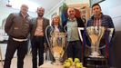 Julio Alberto, primero a la izquierda, en la presentación de los trofeos