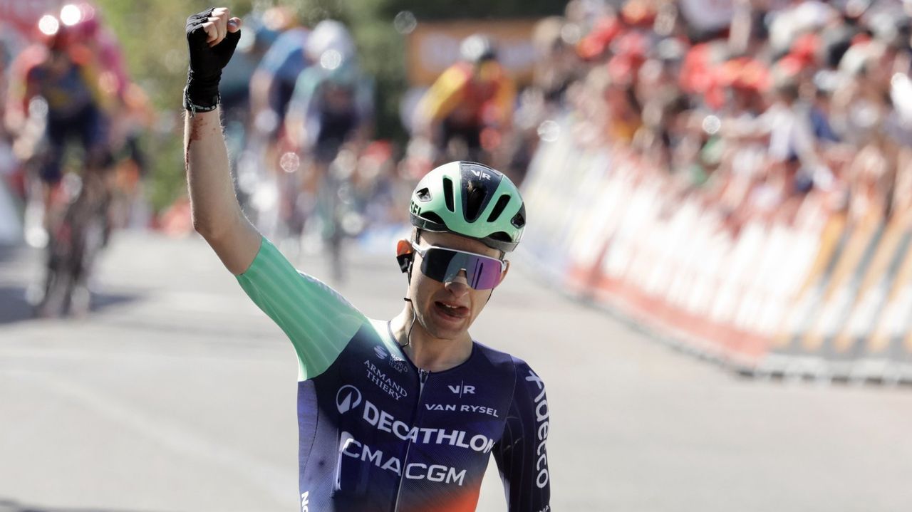 Cinco d�cadas de Maderas Argimiro.El ciclista franc�s Paul Seixas, durante una prueba.