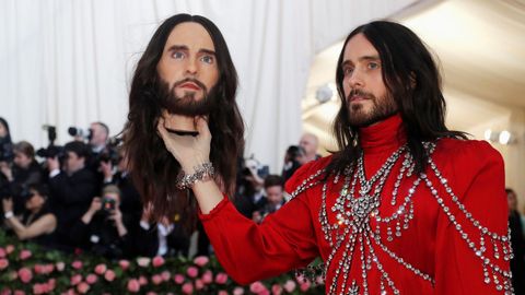 Jared Leto pos con una recreacin de su cabeza