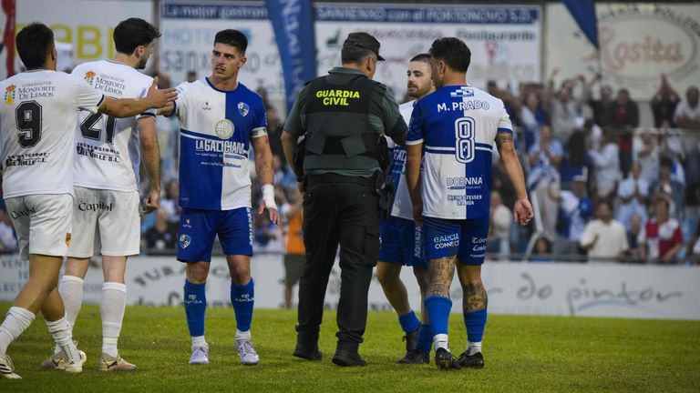 El Portonovo regresa a Tercera tras vencer al Lemos en un partido en el que tuvo que intervenir la Guardia Civil