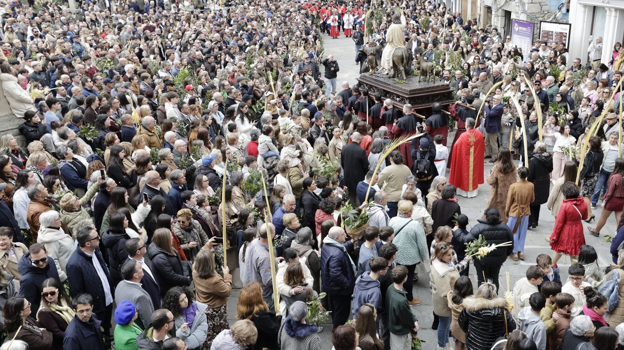 Ruta de las cascadas de Quiroga.Procesi�n de La Borriquita este domingo en Viveiro, con la plaza a rebosar