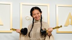 Chloé Zhao, ganadora del Óscar a la mejor dirección por «Nomadland», que también se llevó el premio a la mejor película