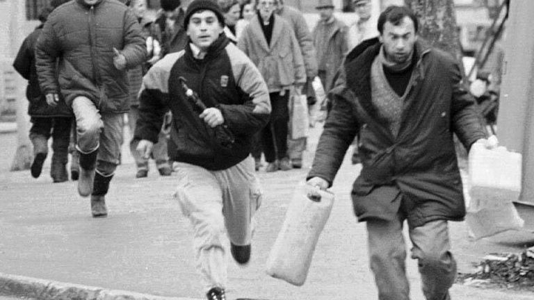 Italia investiga a ciudadanos que pagaron por participar en «safaris humanos» del asedio de Sarajevo en los noventa