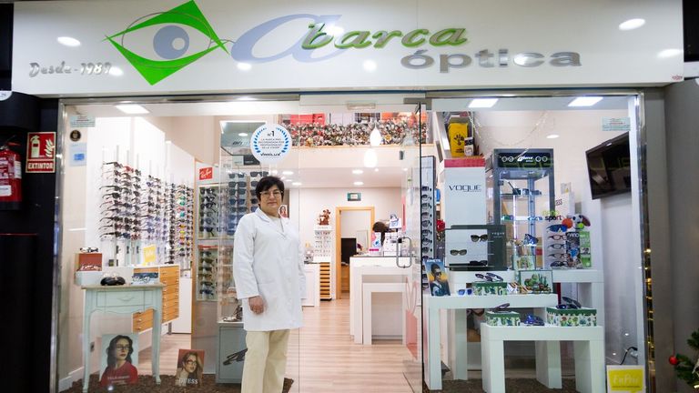 La óptica que ha visto pasar de todo en A Barca