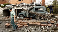 Imagen de archivo de las inmediaciones del cuartel de la Guardia Civil de la calle Urkiaga en Torre de Durango (Vizaya), tras un atentado en agosto del 2007.