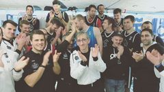 El Obradoiro felicita el 2019 al ritmo de Novedades Carminha