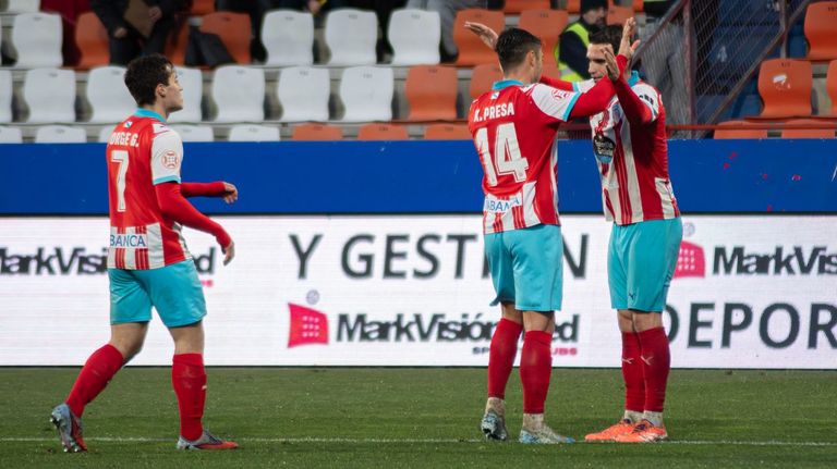 El Lugo se vuelve un experto en derbis