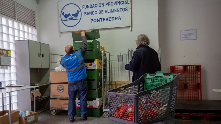 Cestas navideñas y productos ya cocinados para combatir la pobreza energética