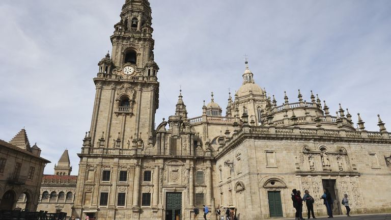 Una constructora experta en castillos reformará la Berenguela de la Catedral de Santiago