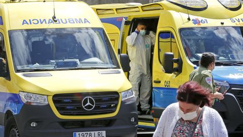 Ambulancias, en el exterior del Hospital Provincial de Pontevedra