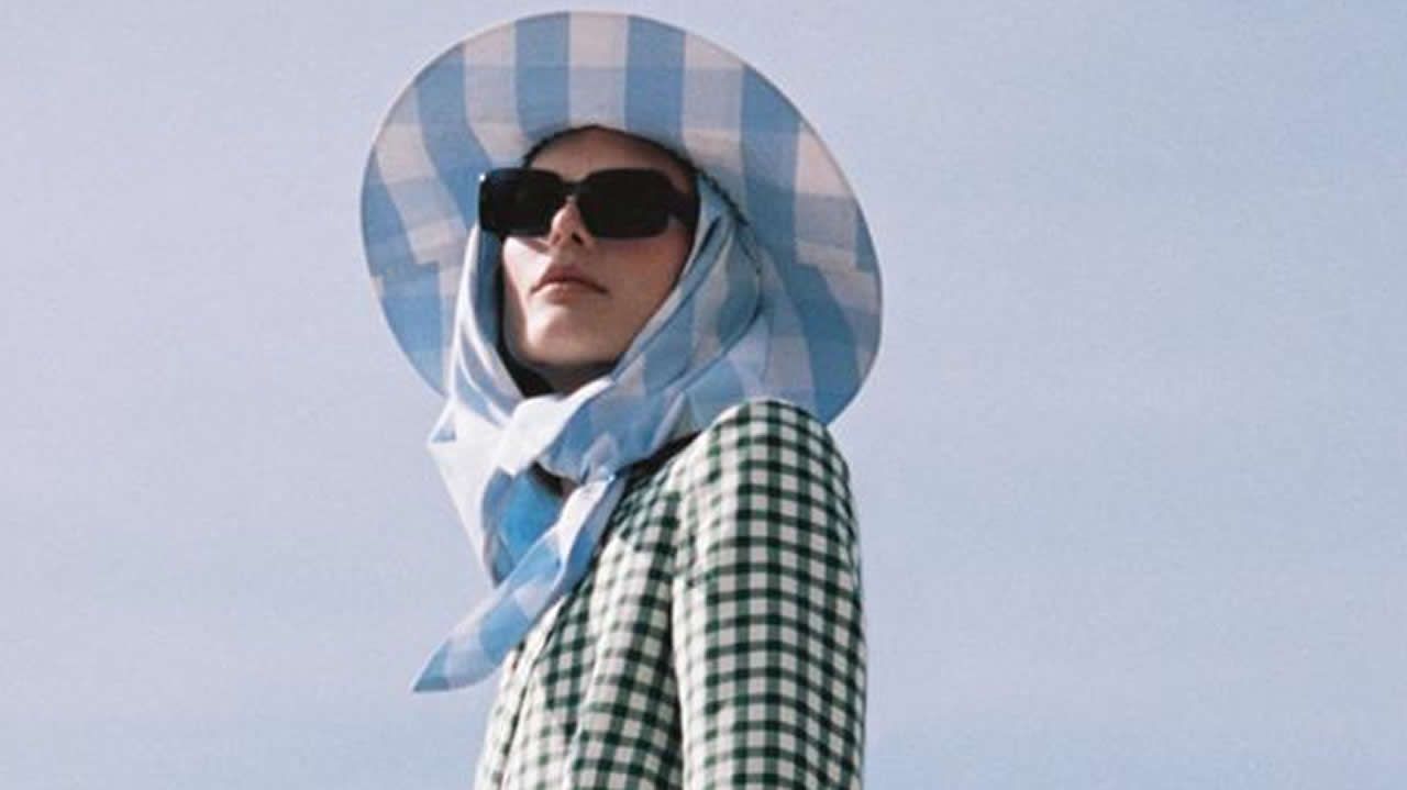 BIOINDUSTRIA.Martina Lubi�n en el Palacio Real de Par�s