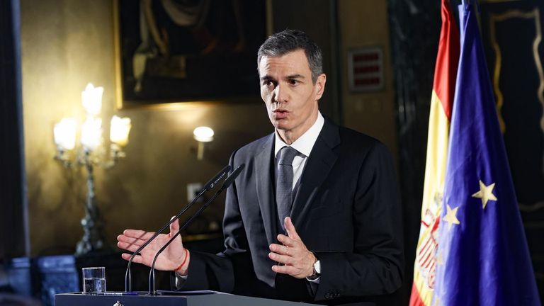 Sánchez contra las cuerdas