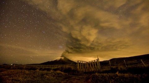 Otra imagen del volcn chileno Cotopaxi.