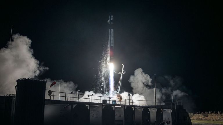 Talento gallego en el espacio: lanzados con éxito los dos primeros satélites de la misión Celeste