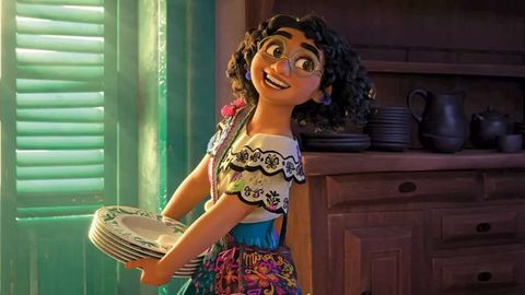 Fotograma del filme «Encanto» en el que aparece Mirabel Madrigal, la protagonista.