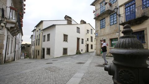 A Tinera  es un barrio del centro de Lugo en el que se concentra la prostitucin