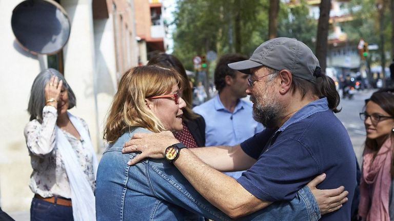 21 de septiembre. El núcleo duro de la organización del 1-O, acusado de sedición. El delito que la Guardia Civil atribuye a varios de los detenidos está penado con hasta quince años de prisión. En la imagen, La directora de Servicios de la Vicepresidencia de la Generalitat, Natàlia Garriga, al salir en libertad