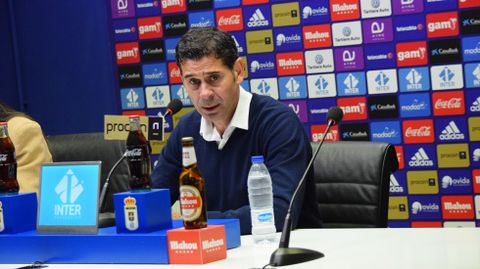 Fernando Hierro en la sala de prensa del Carlos Tartiere