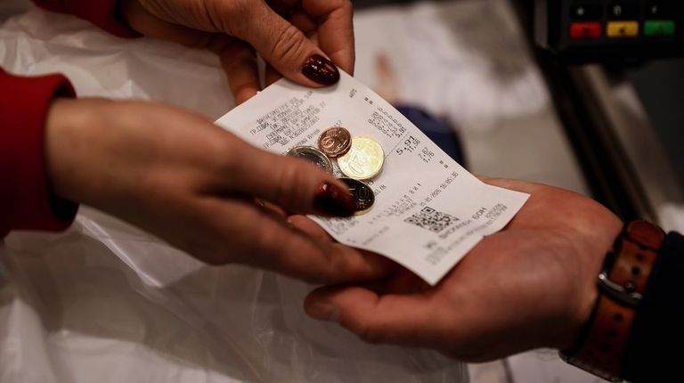 Los suizos apoyan de forma contundente en referendo la defensa del dinero en efectivo