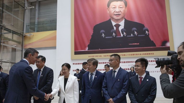 Sánchez defiende en China un mundo multipolar en el que Occidente ceda poder al sur global