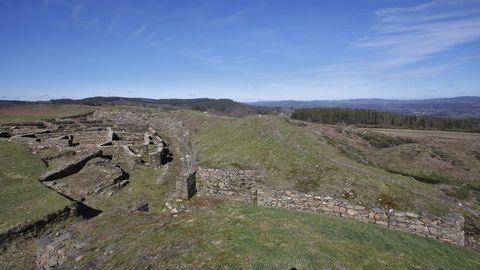 El castro de Castromaior destaca por su buena conservacin y las vistas del centro de la provincia de Lugo