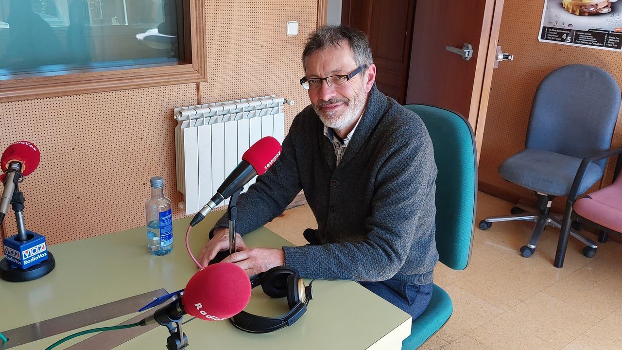 De izquierda a derecha y de arriba a abajo: Alberto Rodrguez (de Cafetera Pastelera Estilo, en Melide), Fani Doldn y Rafa Vieito (de O Muo, en A Baa), Enrique Castillo (de A Casa dos Martnez, en Padrn) y Mara Jos Sanmartn (de Casa Chelo, en Arza).