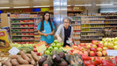 La paciente en la frutera del supermercado Froiz.