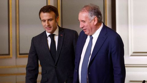  El centrista Franois Bayrou con Macron en diciembre del 2022.