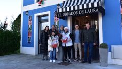 Valeria, la ganadora en la categora de 8 a 12 aos, recibi su cesta en El Obrador de Laura