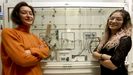 Ica Lista Pombo, biloga molecular, y Raquel Prez Guevara, qumica, este mircoles en el Centro de Investigaciones Cientficas Avanzadas (CICA) de la Universidade da Corua.