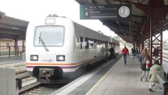 Tren en la estación de Ferrol (archivo)