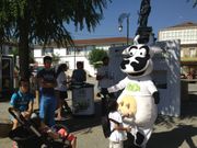 La vaca PACa interact�a con los m�s peque�os