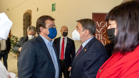 El ministro Planas con el presidente de la Junta de Extremadura, Guillermo Fernández Vara