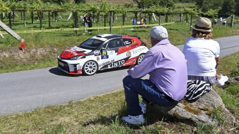 El Rali de Pontevedra pide respeto tras las quejas vecinales por «conductas e conduccións inadecuadas»